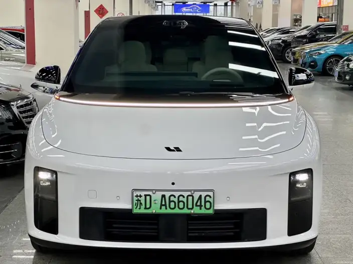 Li Auto i6 2025 Model 4WD Standard Edition – фото 2