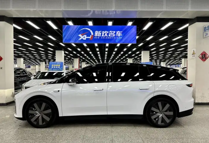 Li Auto i6 2025 Model 4WD Standard Edition – фото 3