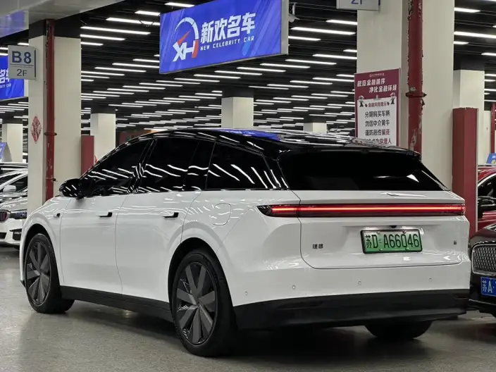 Li Auto i6 2025 Model 4WD Standard Edition – фото 4