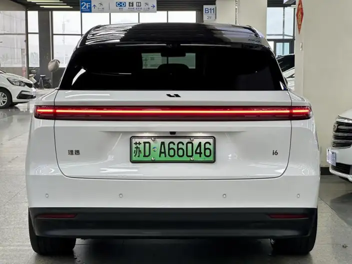 Li Auto i6 2025 Model 4WD Standard Edition – фото 5
