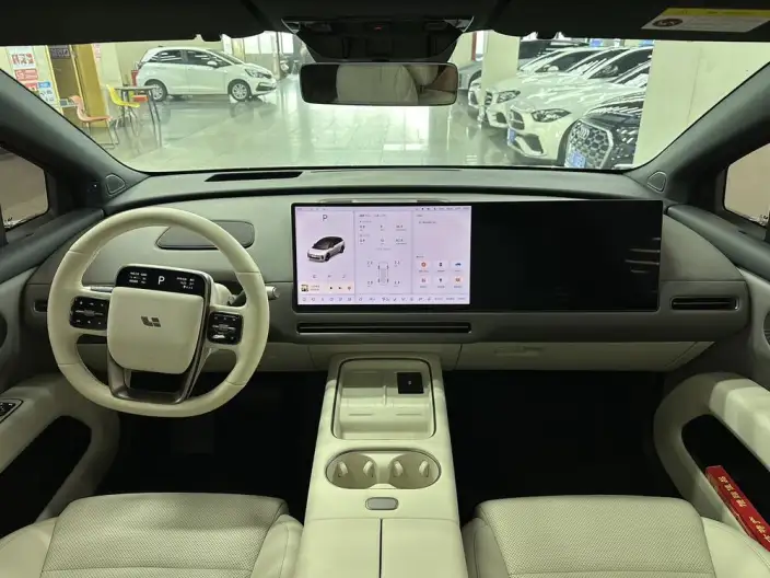Li Auto i6 2025 Model 4WD Standard Edition – фото 10