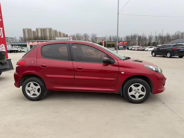 PEUGEOT 207 2011 модификация лян кузов 1.4L Manual JMC Le Edition – фото 4