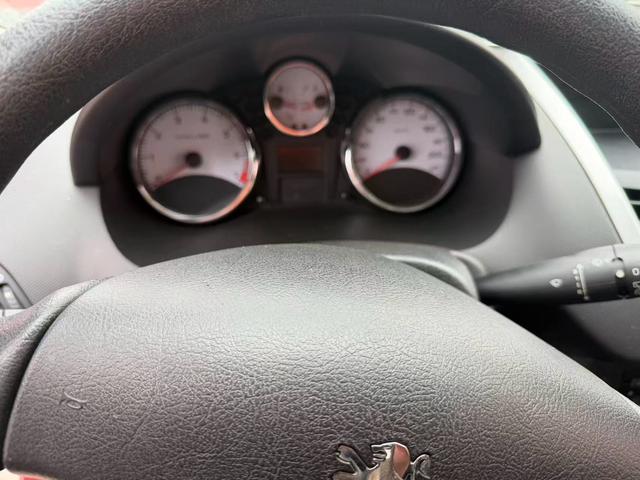 PEUGEOT 207 2011 модификация лян кузов 1.4L Manual JMC Le Edition – фото 11