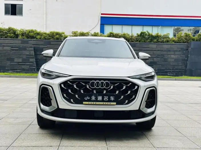 Audi Q5L 2026 Model 2.0T 10M Users Edition Edition – фото 2