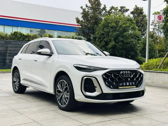 Audi Q5L 2026 Model 2.0T 10M Users Edition Edition – фото 3