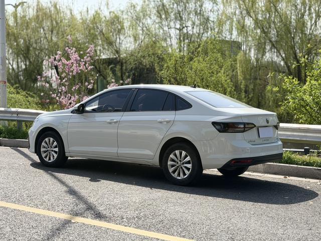 Volkswagen Lavida 2023 Avant-garde 1.5L Automatic Distinguished New Wing Edition – фото 4