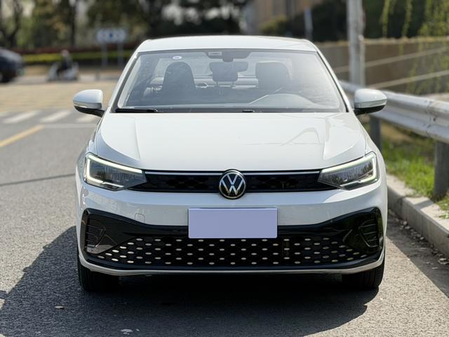 Volkswagen Lavida 2023 Avant-garde 1.5L Automatic Distinguished New Wing Edition – фото 9