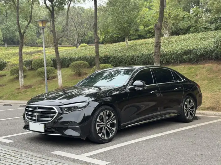 Mercedes-Benz E-Class 2026 Model E 300 L Luxury Model sedan – фото 1