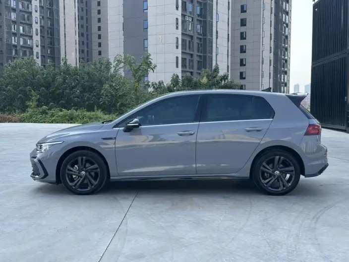 Volkswagen Golf 2023 Model Facelift 280TSI DSG R-Line Lite – фото 4