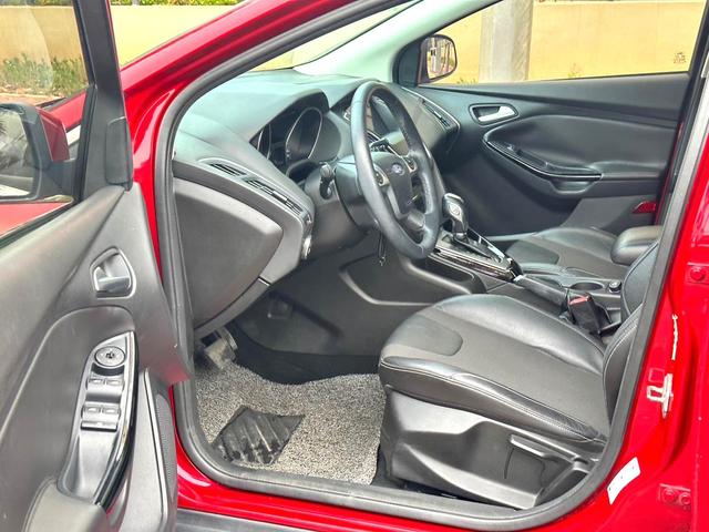 Ford Focus 2012 Hatchback 1.6L Automatic Style – фото 6
