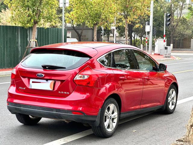 Ford Focus 2012 Hatchback 1.6L Automatic Style – фото 9