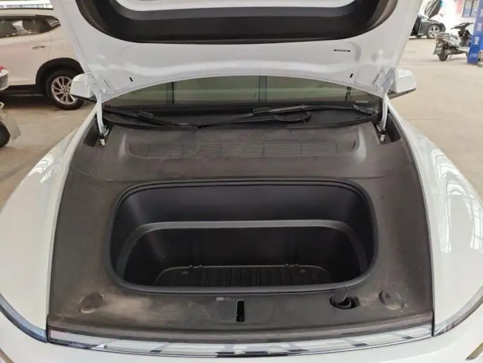 Model Y 2025 Model Rear-wheel drive version – фото 9