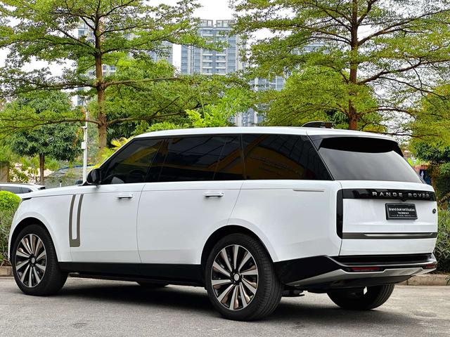 Range Rover 2023 3.0 L6 400PS Centurion Seven Seater Plus – фото 5