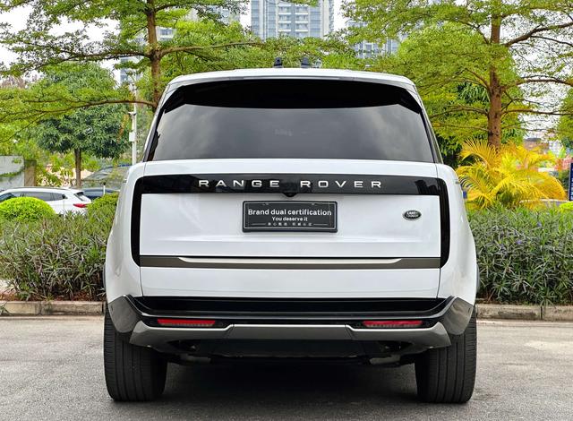 Range Rover 2023 3.0 L6 400PS Centurion Seven Seater Plus – фото 6