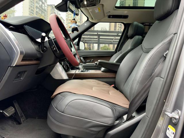 Range Rover 2023 3.0 L6 400PS Centurion Seven Seater Plus – фото 8
