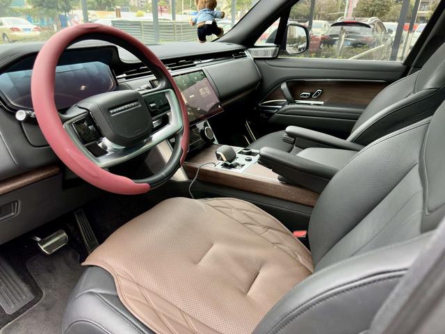 Range Rover 2023 3.0 L6 400PS Centurion Seven Seater Plus – фото 9
