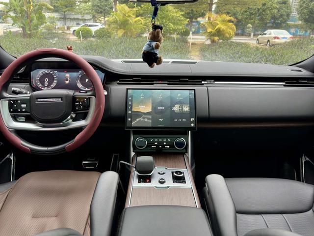 Range Rover 2023 3.0 L6 400PS Centurion Seven Seater Plus – фото 10