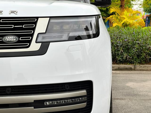 Range Rover 2023 3.0 L6 400PS Centurion Seven Seater Plus – фото 24