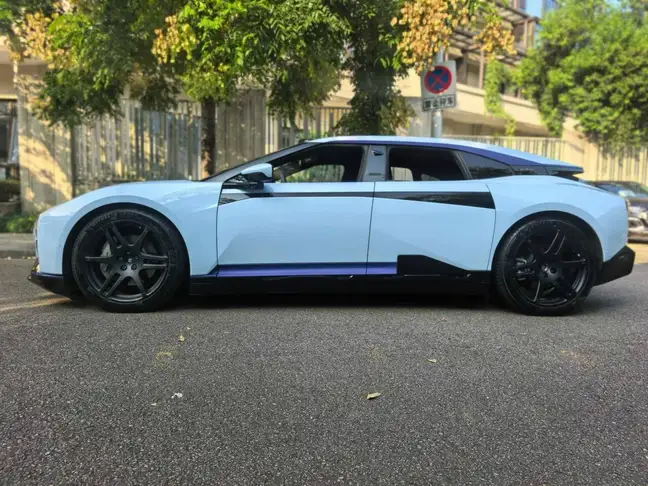 HiPhi Z 2023 Model 4 seat Edition