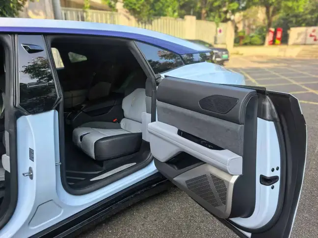 HiPhi Z 2023 Model 4 seat Edition – фото 8