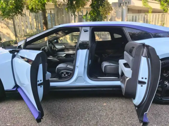 HiPhi Z 2023 Model 4 seat Edition – фото 9
