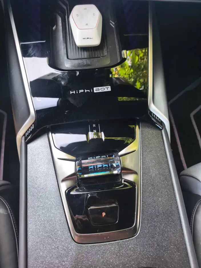 HiPhi Z 2023 Model 4 seat Edition – фото 10