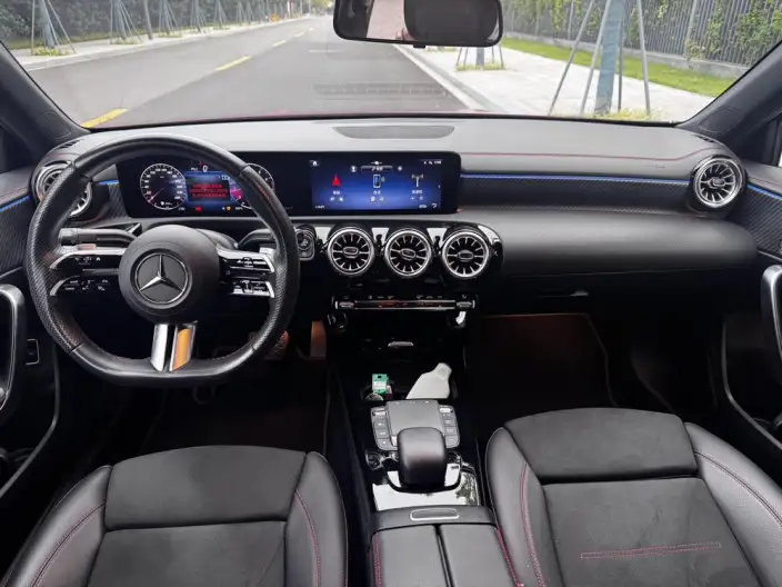Mercedes-Benz A-class 2023 Model A 200 L Sports sedan Fashion Edition – фото 8