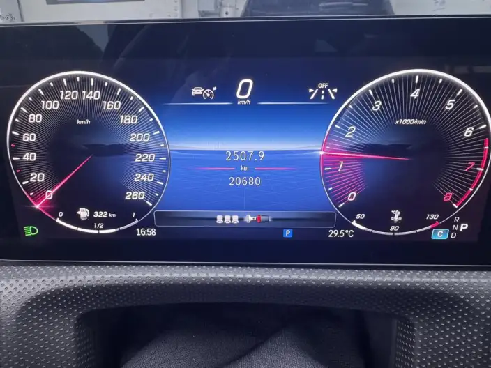 Mercedes-Benz A-class 2023 Model A 200 L Sports sedan Fashion Edition – фото 9
