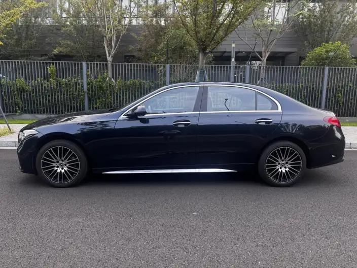 Mercedes-Benz C-Class 2026 Model C 260 L Sports sedan – фото 3