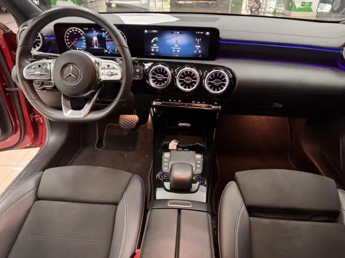 Mercedes-Benz A-class 2022 Model Facelift A 200 L Sports sedan Dynamic Edition – фото 8
