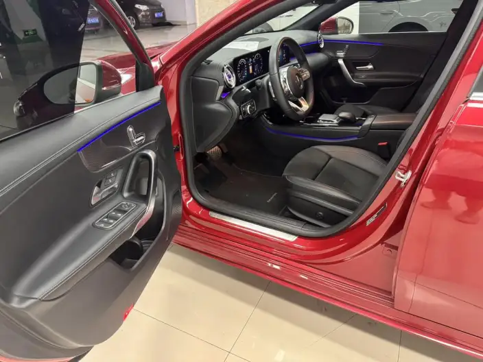 Mercedes-Benz A-class 2022 Model Facelift A 200 L Sports sedan Dynamic Edition – фото 10