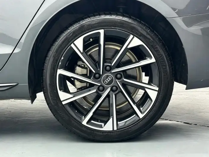 Audi A4 L 2023 Model 40 TFSI Luxury Dynamic Model – фото 9