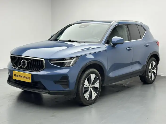 Volvo XC40 2024 Model B3 Smart Range Deluxe Edition – фото 1