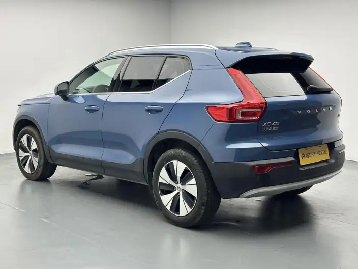 Volvo XC40 2024 Model B3 Smart Range Deluxe Edition – фото 5