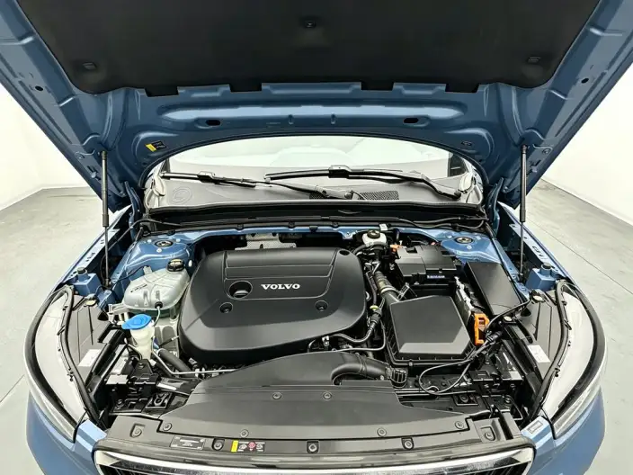 Volvo XC40 2024 Model B3 Smart Range Deluxe Edition – фото 10