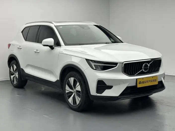 Volvo XC40 2024 Model B3 Smart Range Deluxe Edition – фото 3