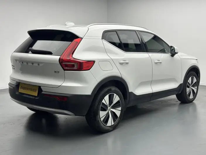 Volvo XC40 2024 Model B3 Smart Range Deluxe Edition – фото 7