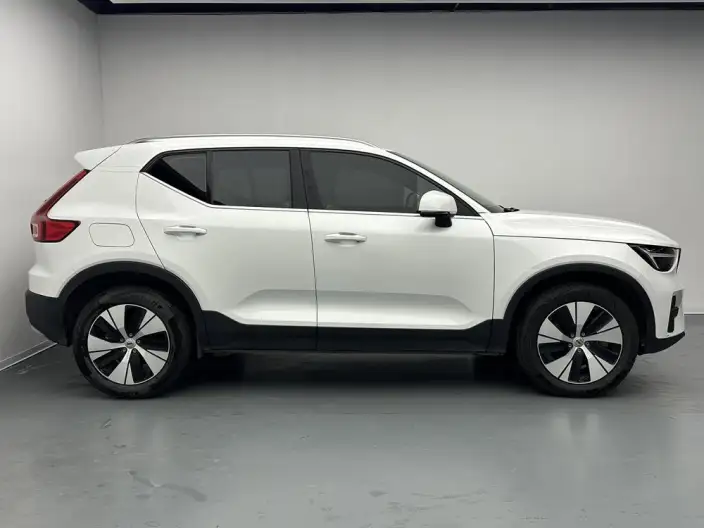Volvo XC40 2024 Model B3 Smart Range Deluxe Edition – фото 8