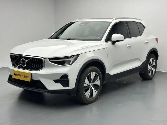 Volvo XC40 2024 Model B3 Smart Range Deluxe Edition – фото 1