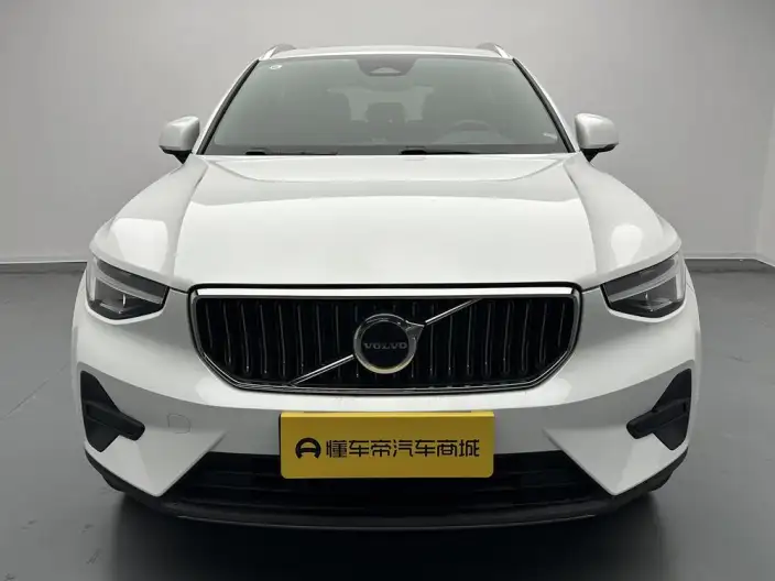 Volvo XC40 2024 Model B3 Smart Range Deluxe Edition – фото 2