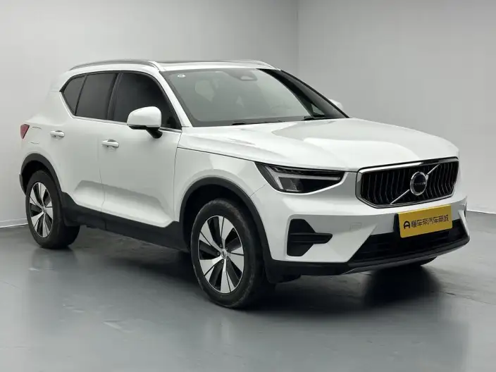 Volvo XC40 2024 Model B3 Smart Range Deluxe Edition – фото 3