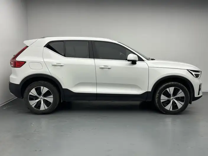 Volvo XC40 2024 Model B3 Smart Range Deluxe Edition – фото 8