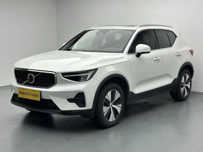 Volvo XC40 2024 Model B3 Smart Range Deluxe Edition – фото 1