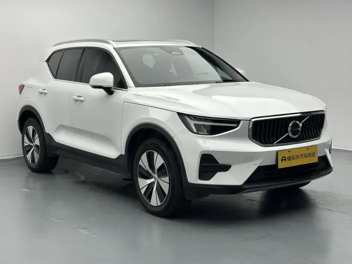 Volvo XC40 2024 Model B3 Smart Range Deluxe Edition – фото 3