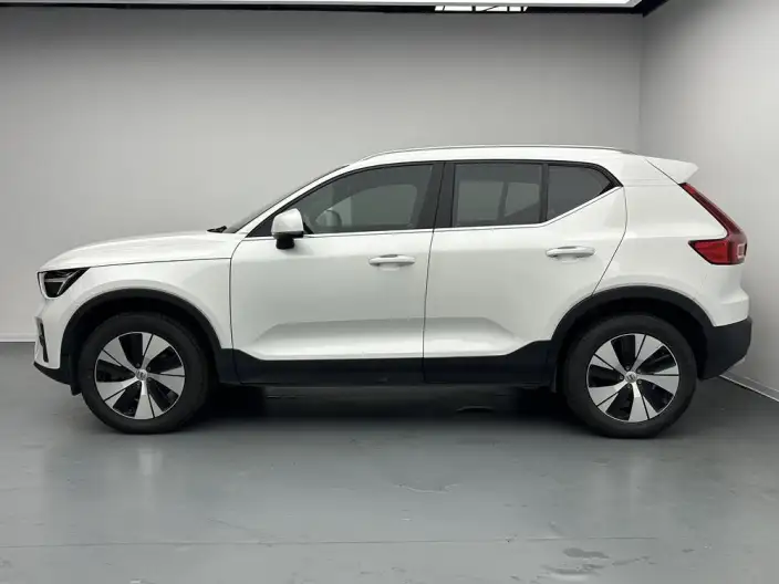 Volvo XC40 2024 Model B3 Smart Range Deluxe Edition – фото 4