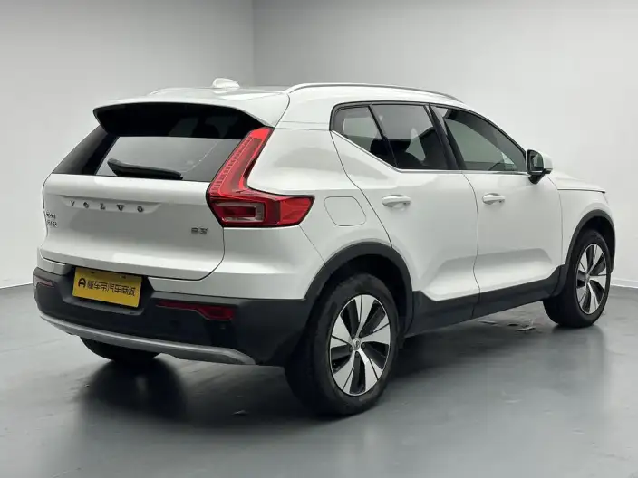 Volvo XC40 2024 Model B3 Smart Range Deluxe Edition – фото 7