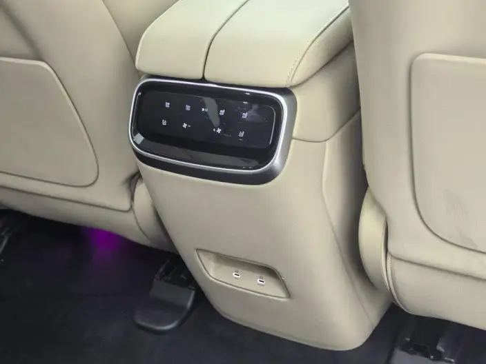Aito M7 2022 Model 2WD Comfort Edition – фото 10