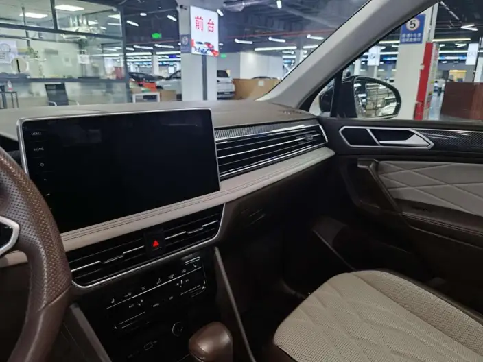 Volkswagen Tiguan L 2023 Model 330TSI 2WD R-Line Enjoy the version more – фото 6