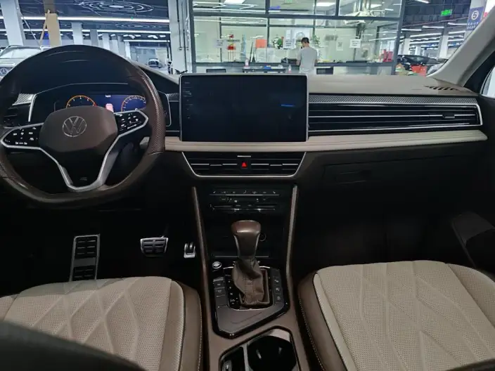 Volkswagen Tiguan L 2023 Model 330TSI 2WD R-Line Enjoy the version more – фото 7