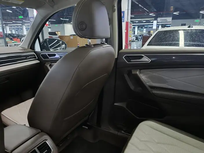 Volkswagen Tiguan L 2023 Model 330TSI 2WD R-Line Enjoy the version more – фото 8